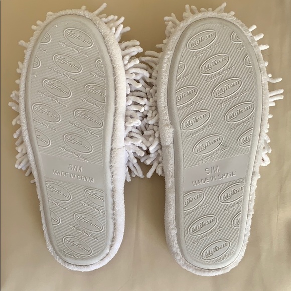 Slippers - Picture 2 of 3